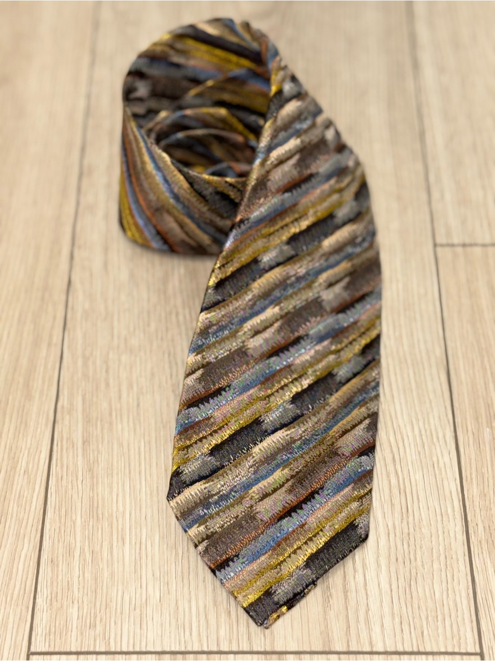 Pavone Men’s 100% Silk Abstract Diagonal Striped Designer Necktie Made In Italy